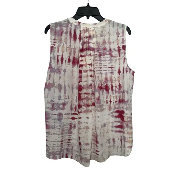 NYDJ Sleeveless Pintuck Blouse in Carnelian V Neck Button Front Size Medium NWT - Picture 3 of 8